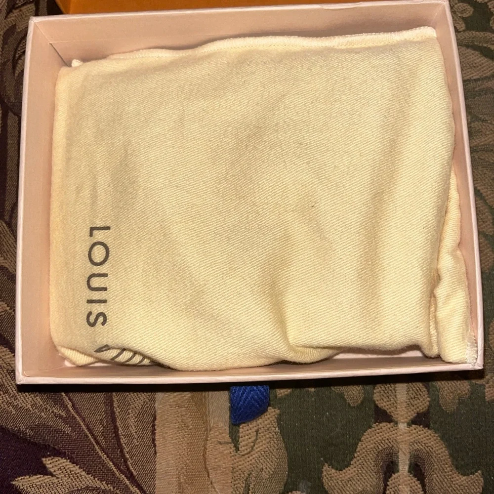 Authentic Louis Vuitton Red Patent Leather Card & Agenda Notes Holder, dust bag - Picture 6 of 14